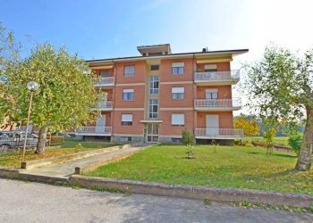 Facciata - Quadrilocale via San Bernolfo, 29, Mondovì - foto 1