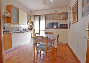 Cucina - Quadrilocale via San Bernolfo, 29, Mondovì - foto 5