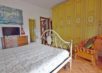 Camera da letto - Quadrilocale via San Bernolfo, 29, Mondovì - foto 7