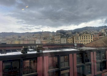 Vista - Monolocale Molo Ponte Morosini, Genova (zona Centro Storico) - foto 8