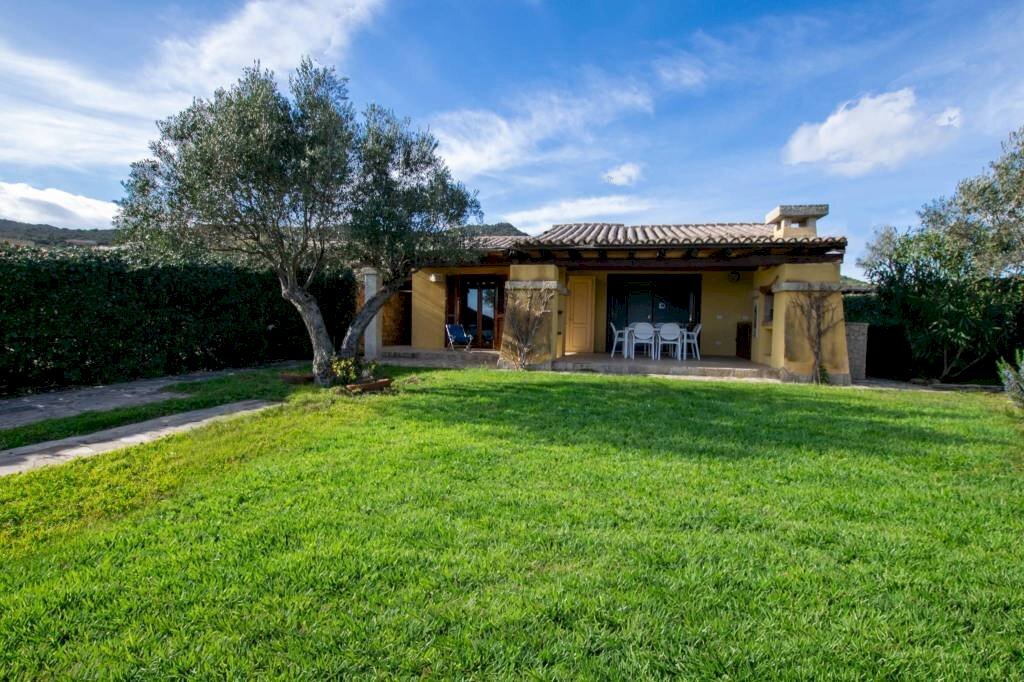 Facciata - Villa Sottomonte, Golfo Aranci - foto 1