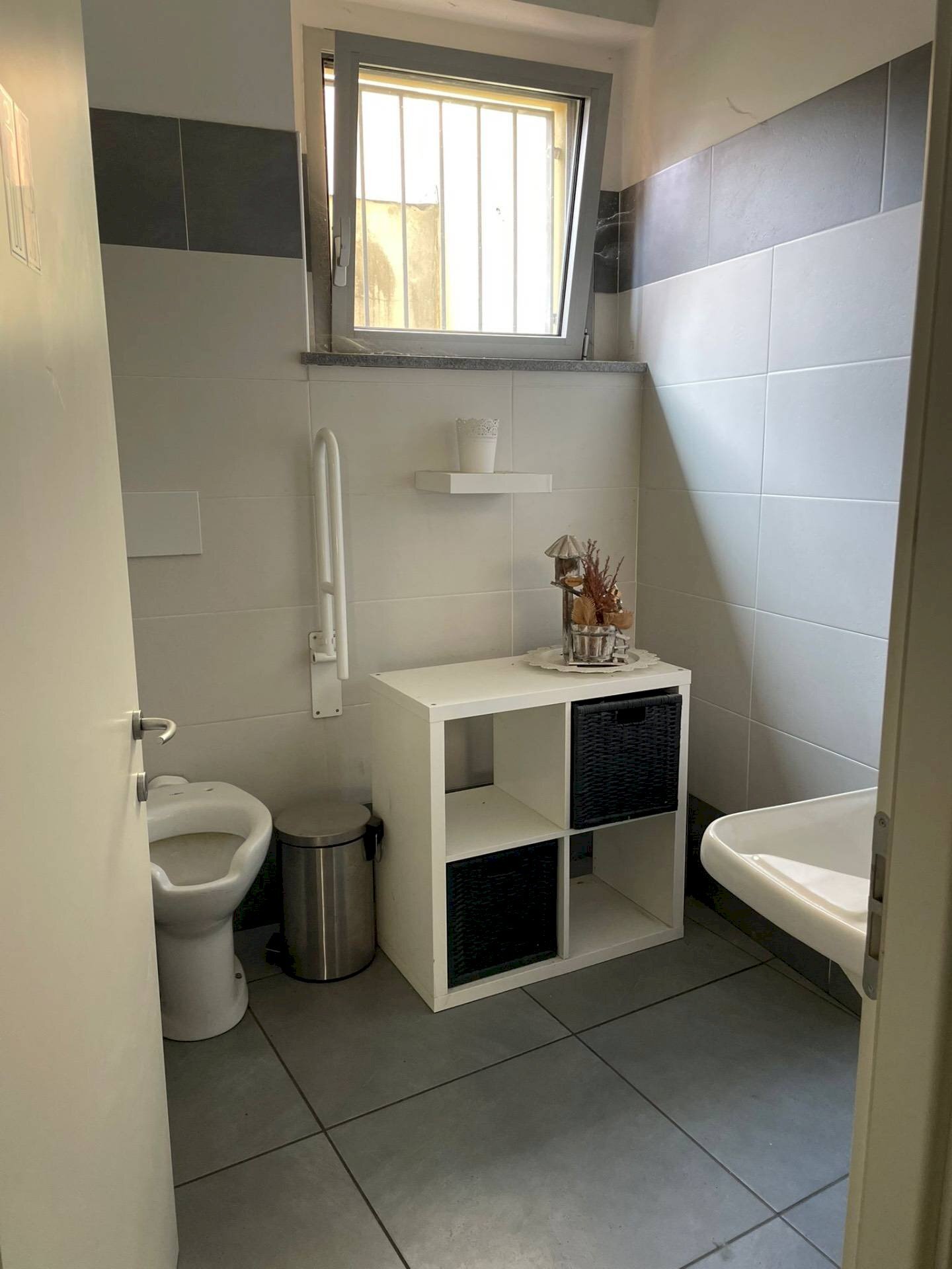 Foto 3 - Commercial Premises P.ZZA GIUSEPPE MAGGIOLINI
 
29, Parabiago - photo 3