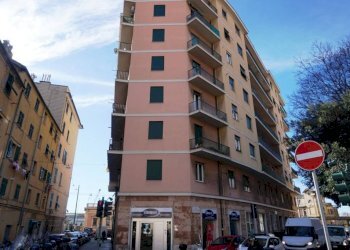 Facciata - Four-room apartment piazza Nicolò Barabino, Genova (neighborhood Sampierdarena) - photo 1