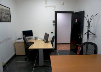 Stanza arredata - Quadrilocale piazza Nicolò Barabino, Genova (zona Sampierdarena) - foto 5