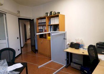 Stanza arredata - Quadrilocale piazza Nicolò Barabino, Genova (zona Sampierdarena) - foto 13