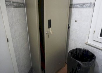 Bagno - Four-room apartment piazza Nicolò Barabino, Genova (neighborhood Sampierdarena) - photo 16