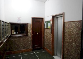 Interno palazzo - Quadrilocale piazza Nicolò Barabino, Genova (zona Sampierdarena) - foto 19