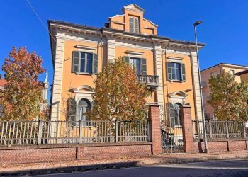 Facciata - Rustico via Roma, Santo Stefano Belbo - foto 1