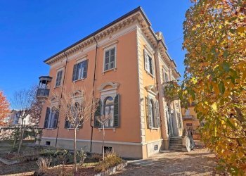 Facciata - Rustico via Roma, Santo Stefano Belbo - foto 2