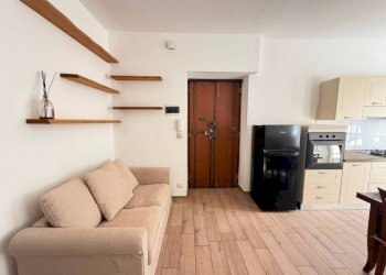 Salone - Bilocale corso Belgio, 166, Torino (zona Vanchiglietta) - foto 4