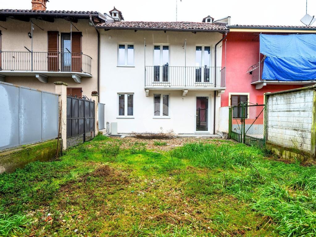 Semi-detached house Vicolo Monviso, Cavallermaggiore - photo 1