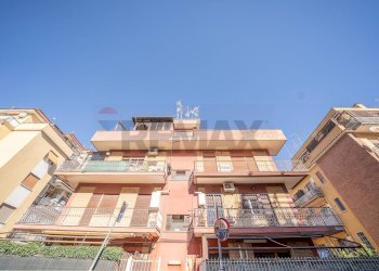 Edificio all\'aperto - Trilocale via dell'astore
 
16, Roma - foto 2