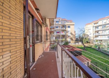 Balcone - Trilocale via dell'astore
 
16, Roma - foto 12