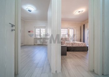 Hall / corridoio - Trilocale via dell'astore
 
16, Roma - foto 19