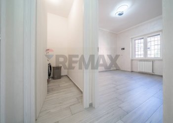 Hall / corridoio - Trilocale via dell'astore
 
16, Roma - foto 26