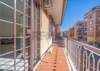 Balcone - Trilocale via dell'astore
 
16, Roma - foto 46