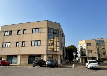 Foto 1 - Locale Commerciale Porto Mantovano - foto 1