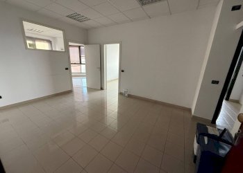 Foto 12 - Locale Commerciale Porto Mantovano - foto 12