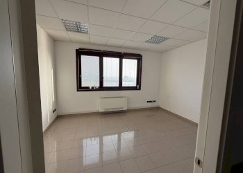 Foto 15 - Locale Commerciale Porto Mantovano - foto 15