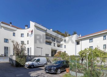 Edificio all\'aperto - Trilocale Col di Lana
 
17, Monza - foto 1