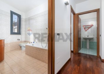 Bagno - Trilocale Col di Lana
 
17, Monza - foto 5