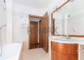 Bagno - Trilocale Col di Lana
 
17, Monza - foto 12