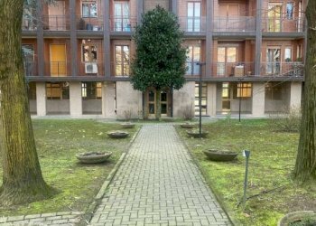 Cortile interno - Trilocale corso Gaetano Salvemini, 41, Torino (zona Mirafiori Nord) - foto 2