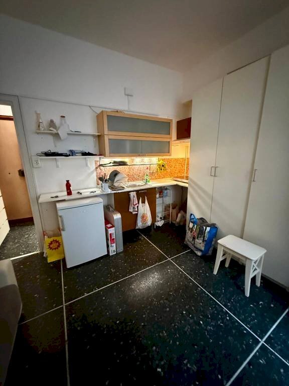 Camera da letto - Bilocale Lungobisagno Dalmazia, 61, Genova (zona Staglieno) - foto 3