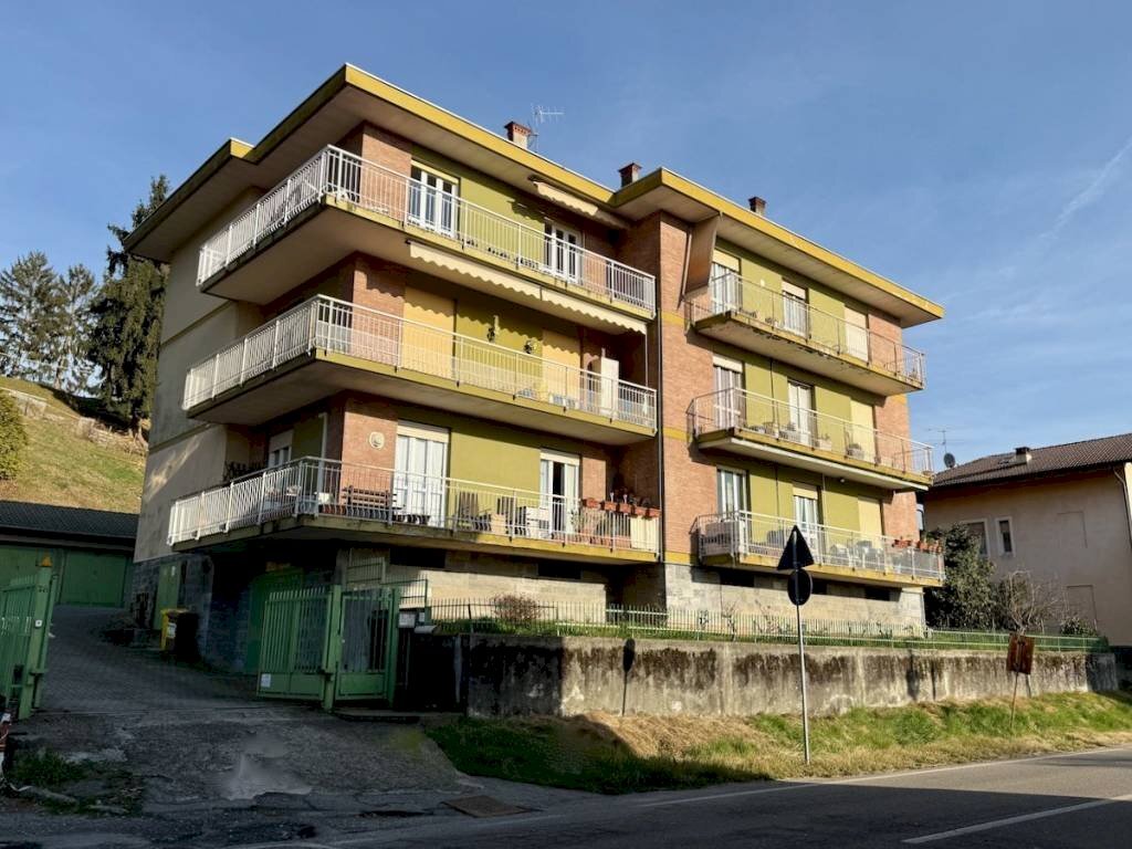 Facciata - Trilocale via Alfonso Ogliaro, 78, Biella - foto 2