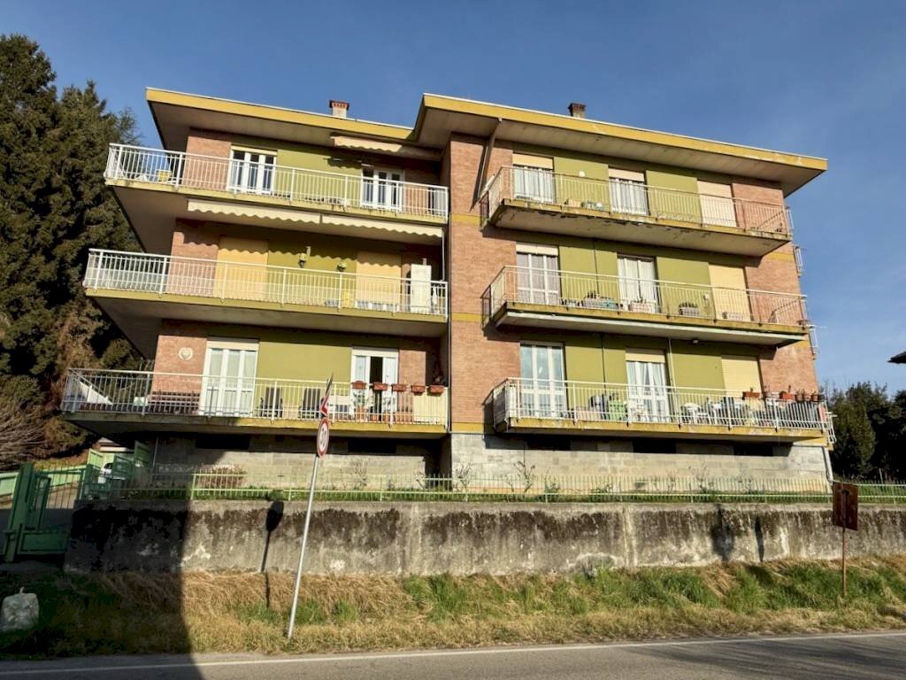 Facciata - Trilocale via Alfonso Ogliaro, 78, Biella - foto 3