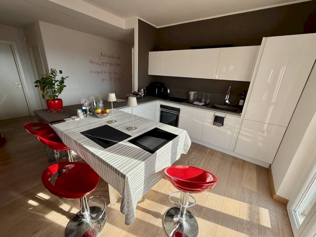 Cucina - Trilocale via Alfonso Ogliaro, 78, Biella - foto 1