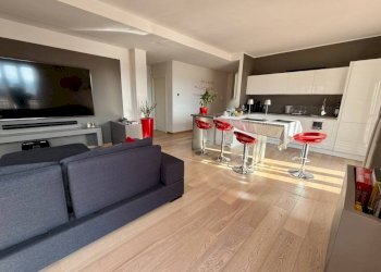 Salone - Trilocale via Alfonso Ogliaro, 78, Biella - foto 1