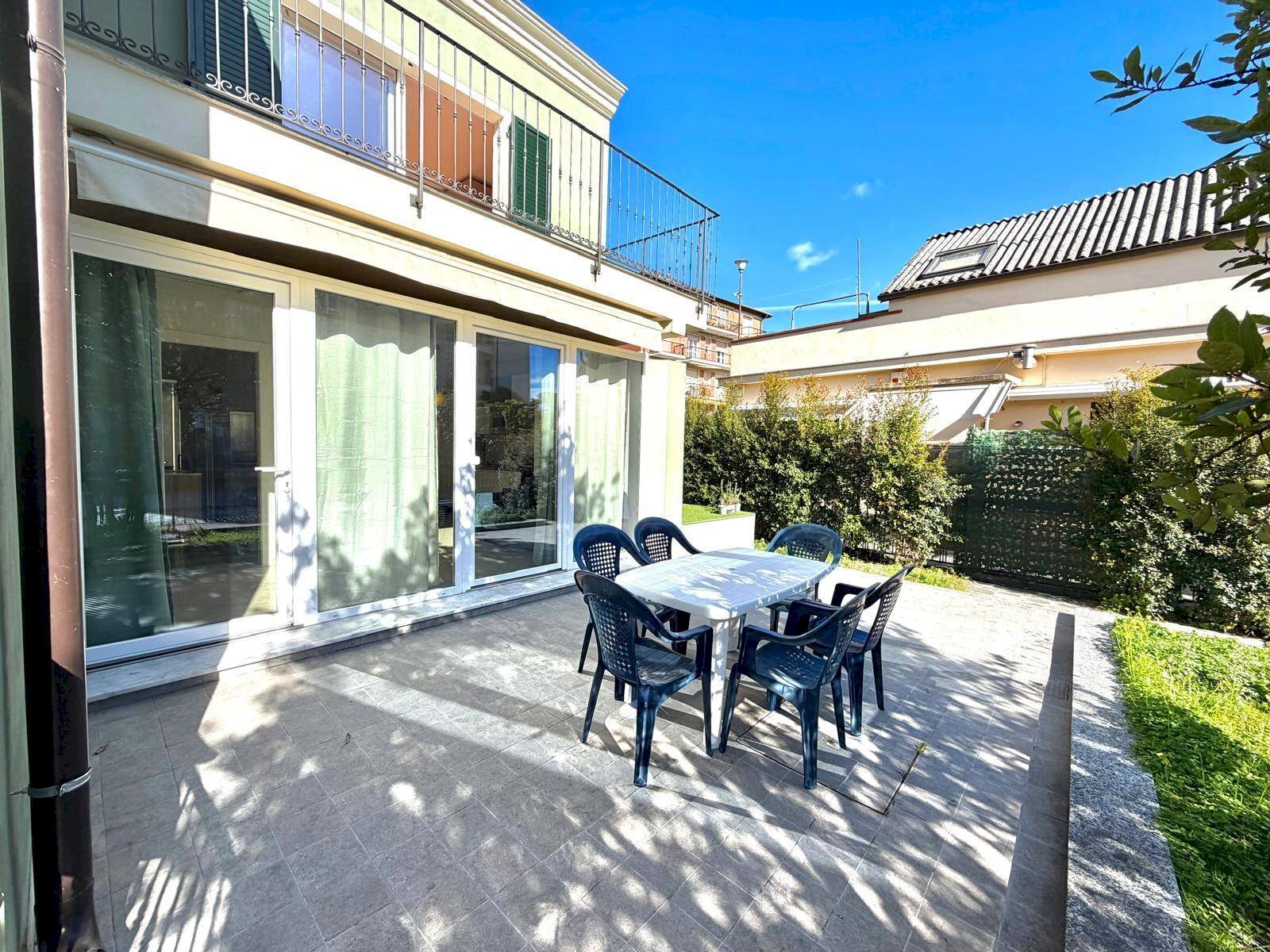 Foto 2 - Bilocale Via Roma
 
153, San Bartolomeo al Mare - foto 2