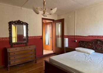 Camera da letto - Trilocale via Pralafera, 2, Torre Pellice - foto 9