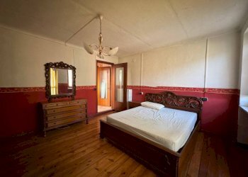 Camera da letto - Trilocale via Pralafera, 2, Torre Pellice - foto 10