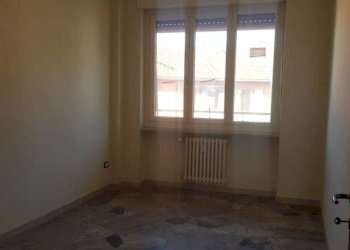 Camera da letto - Quadrilocale Alessandria - foto 16