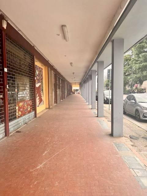 Zona - Shop via Amedeo Lipparini, Bologna (neighborhood Corticella) - photo 3