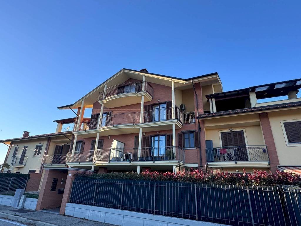 Facciata - Bilocale via Paolo Thaon De Revel, Carmagnola - foto 1