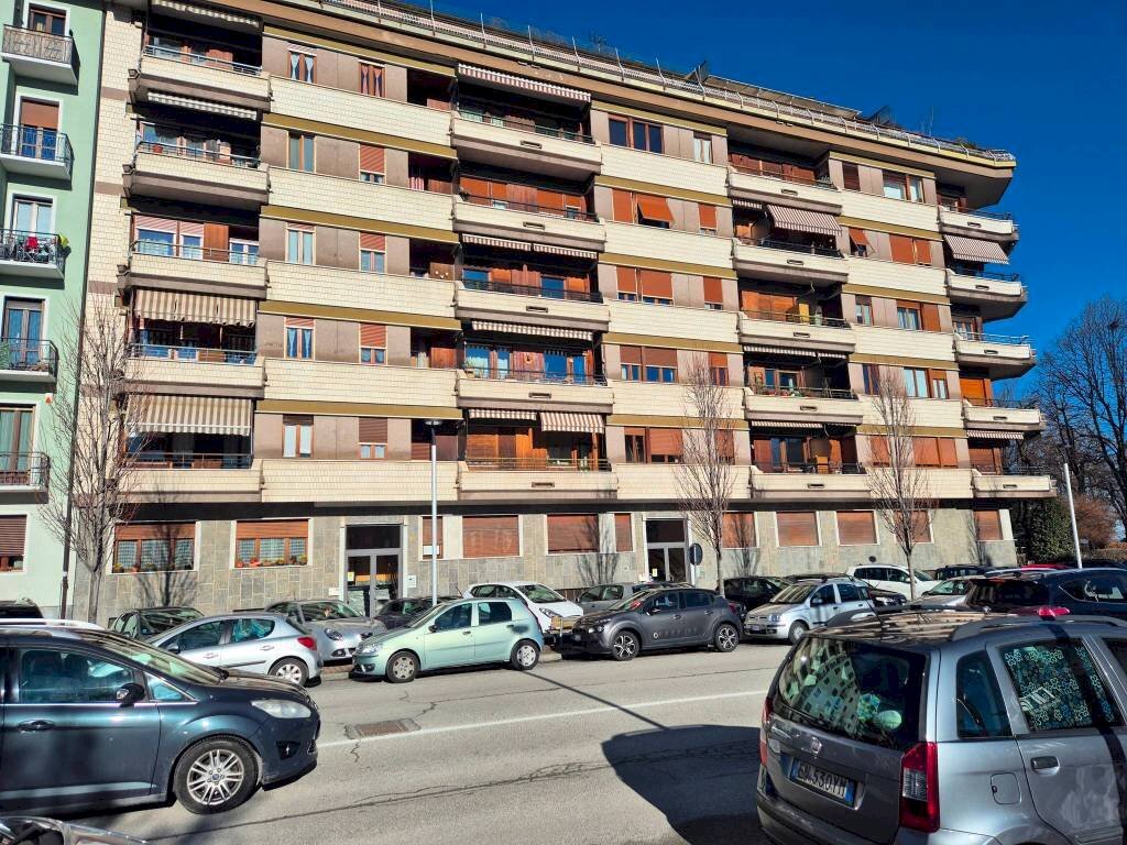 Facciata - Appartamento corso Carlo Brunet, 31, Cuneo (zona Centro) - foto 1