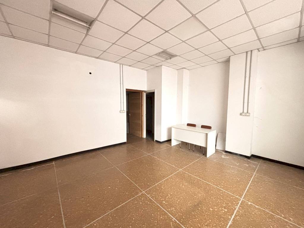Interno non residenziale - Negozio via Luigi Gherzi, 24, Genova (zona Molassana) - foto 3