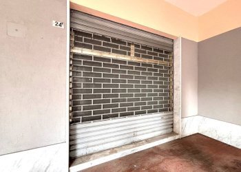 Stanza non arredata - Negozio via Luigi Gherzi, 24, Genova (zona Molassana) - foto 5