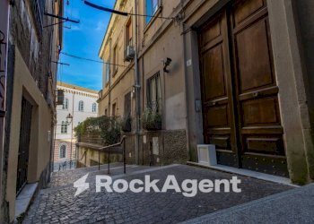 Trilocale salita Ii Del Rosario, 1, Catanzaro - foto 2