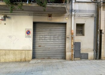 IMG_20190719_185541_resized_20190719_065746708 (10 - Magazzino via Niscemi 117, Caltanissetta - foto 1