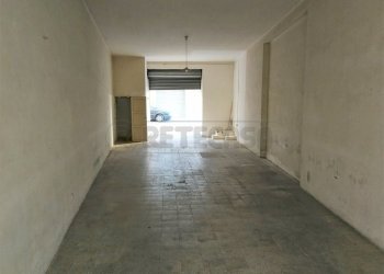 IMG_20190719_185401_resized_20190719_065747646 (10 - Magazzino via Niscemi 117, Caltanissetta - foto 2