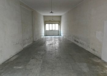 IMG_20190719_185418_resized_20190719_065748958 (10 - Magazzino via Niscemi 117, Caltanissetta - foto 3