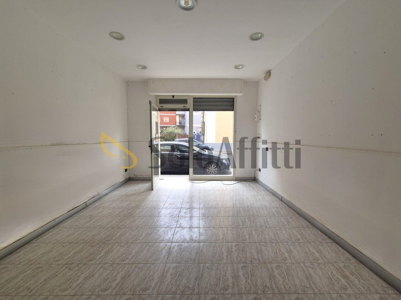 WhatsApp Image 2025-04-15 at 11.53.02 (1).jpeg - Locale Commerciale Via Torrazzo 134, Catanzaro - foto 2