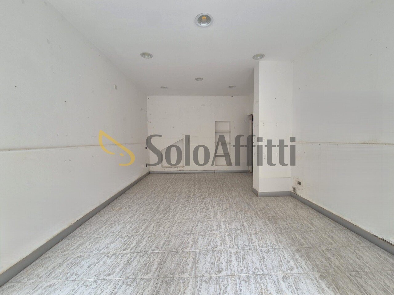 WhatsApp Image 2025-04-15 at 11.53.06 (1).jpeg - Locale Commerciale Via Torrazzo 134, Catanzaro - foto 3