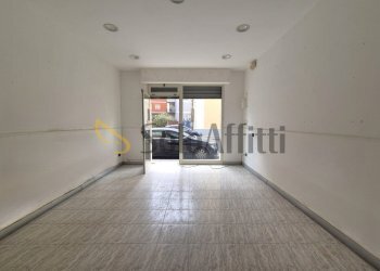 WhatsApp Image 2025-04-15 at 11.53.02 (1).jpeg - Locale Commerciale Via Torrazzo 134, Catanzaro - foto 2