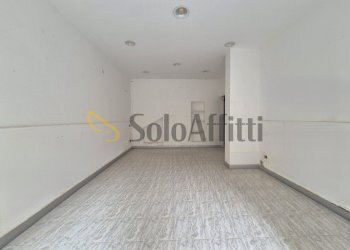 WhatsApp Image 2025-04-15 at 11.53.06 (1).jpeg - Locale Commerciale Via Torrazzo 134, Catanzaro - foto 3