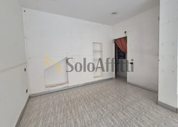 WhatsApp Image 2025-04-15 at 11.53.06.jpeg - Locale Commerciale Via Torrazzo 134, Catanzaro - foto 4